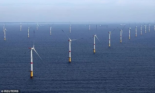 中國(guó)領(lǐng)跑清潔能源革命，歐美卻陷入倒退，原因何在